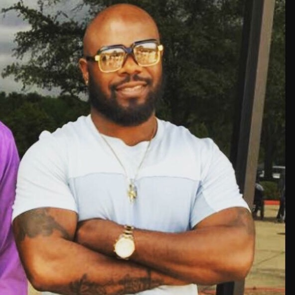 Meet your Posher, Jay - Picture 5 of 5